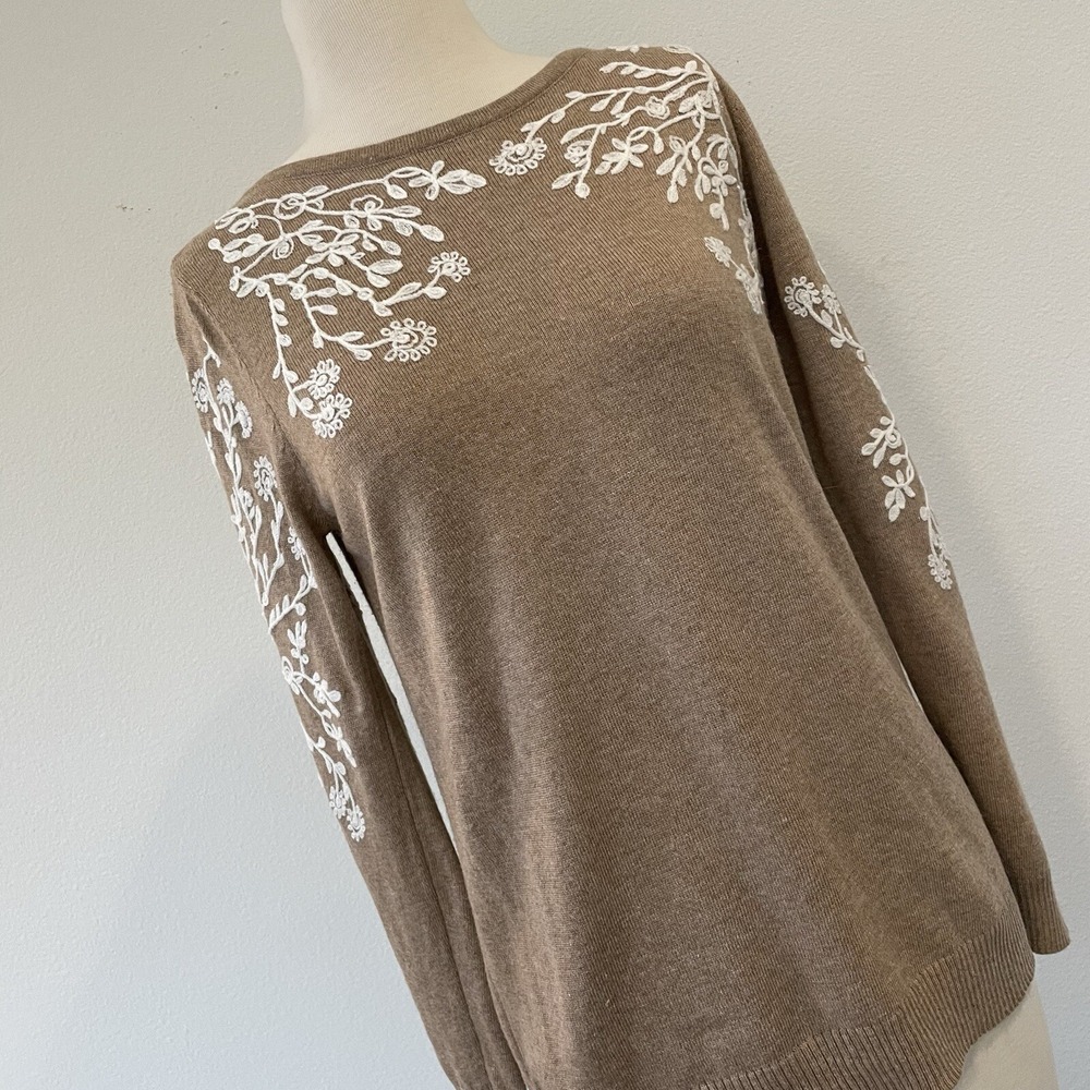 Rain + Rose‎ Womens Long Sleeve Floral Embroidered Sweater Small Tan Soft Cozy